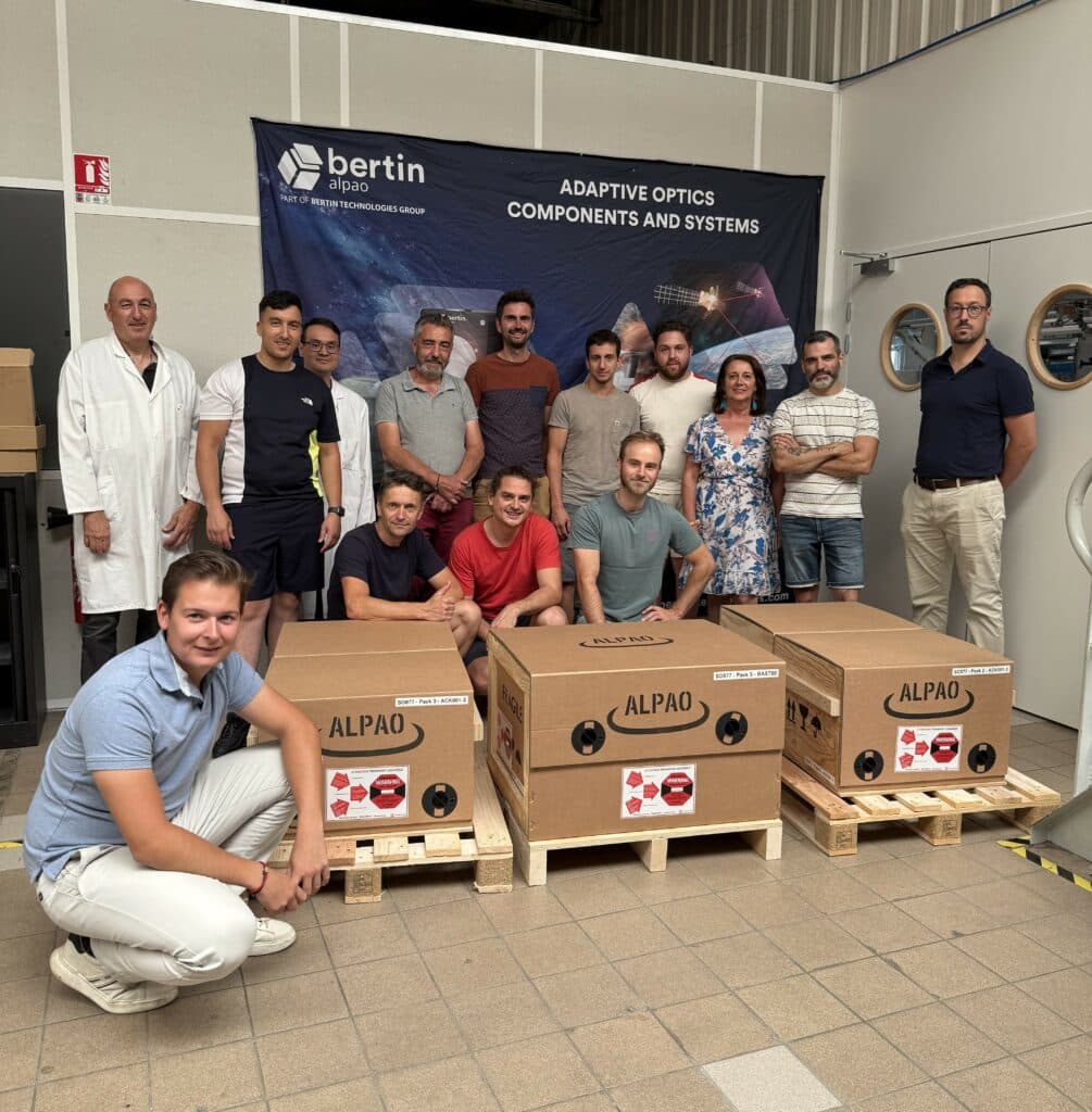 Shipment of the Bertin Alpao adaptive optics system for the keck telescope in Hawaii